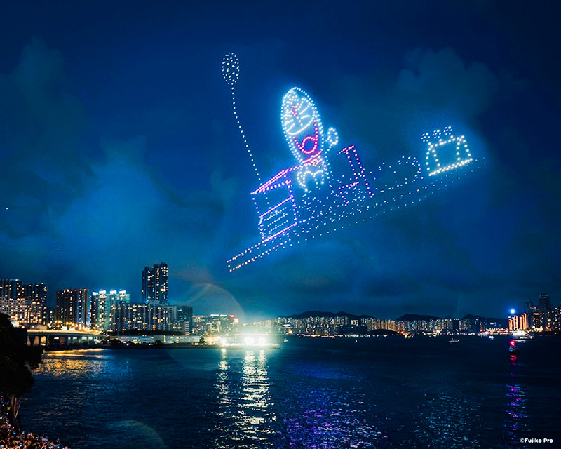 香港を魅了した『ドラえもん ドローンショー』写真2